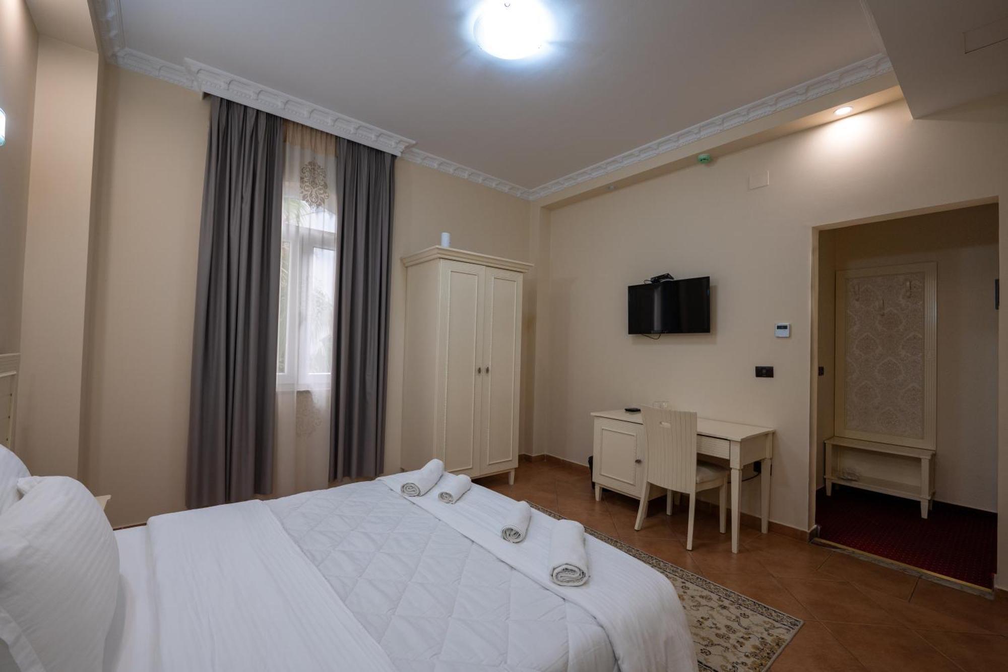 Olimpic Hotel Tirana Exterior photo